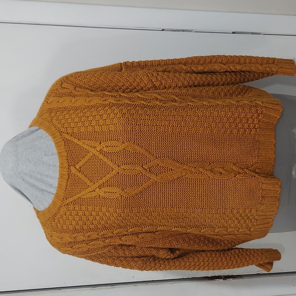 Chunky Cropped Cable Knit Sweater